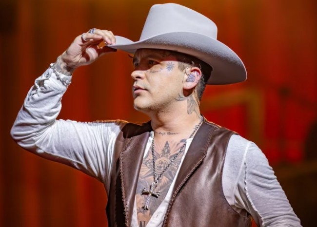 Christian Nodal cancela  concierto en Argentina