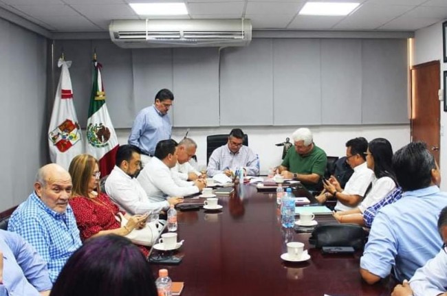 Se reúne la dirigencia estatal de MC con secretario de Gobierno entrante José R López Obrador