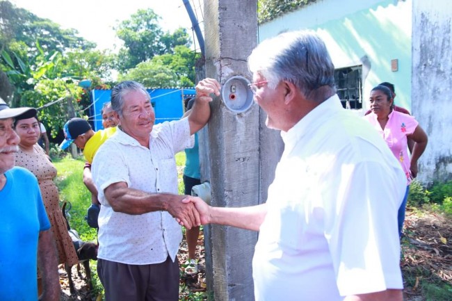 Dan banderazo a obra de  ampliación de red eléctrica