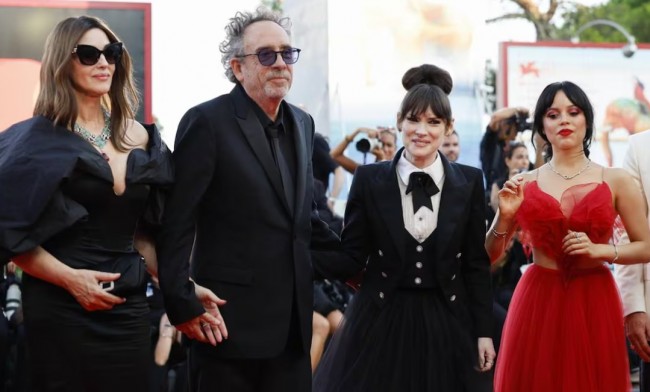 Tim Burton, presentó en Venecia toque “gótico” con “Beetlejuice”