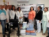 Entregan batas y  sábanas a hospitales