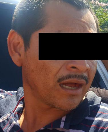 Detienen a tres con  placas de un auto  robado y cuchillos