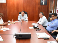 Analizan Educación y diputados planteamientos de docentes