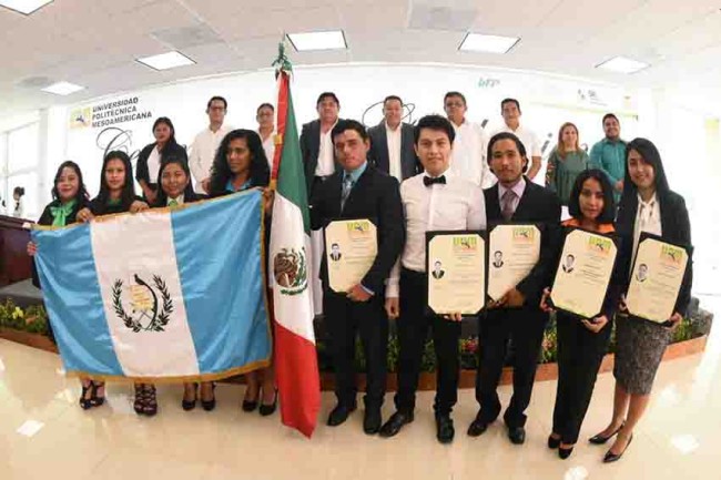 Realizan ceremonia de  graduación de 74 nuevos  profesionistas de la UPM