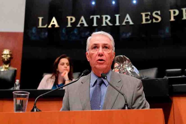 Aprueban iniciativa de Humberto  Mayans para modernizar Sepomex