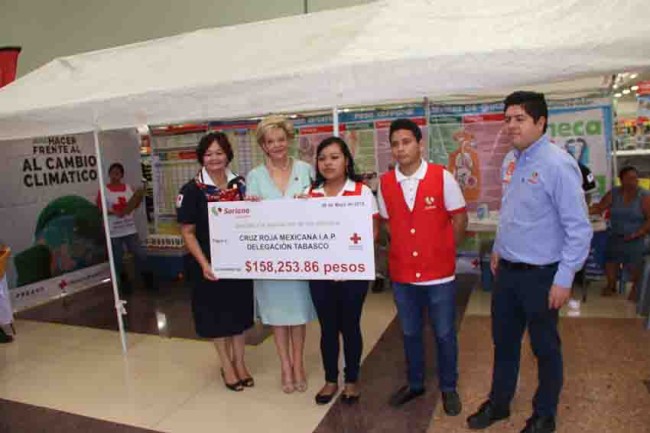 Entrega Fundación Soriana su donativo a la Cruz Roja