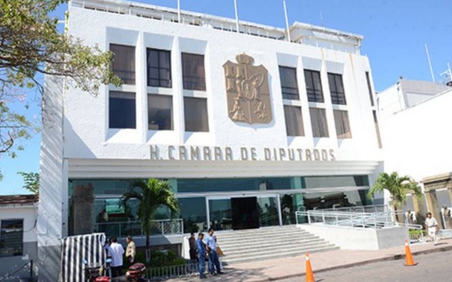 Diputados no se quieren afiliar a Morena: Burelo