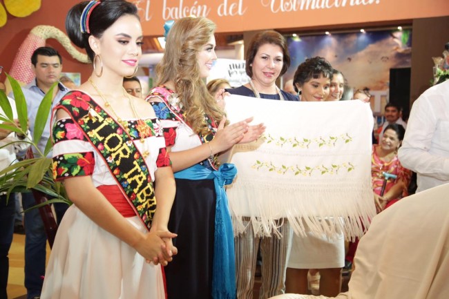Atestigua Dea Isabel obra  artesanal de Emiliano Zapata