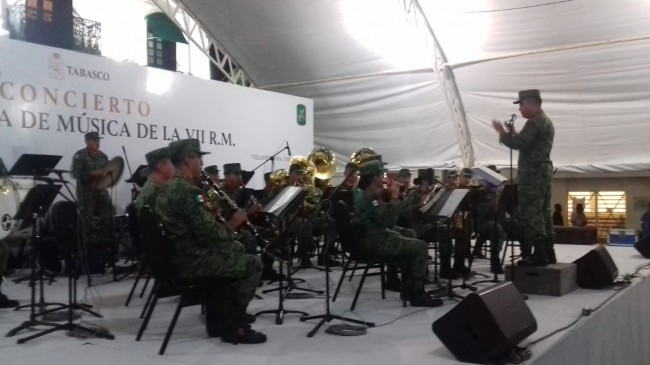 Espectacular presentación de la banda  de música de la Séptima Región Militar