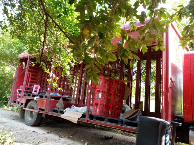 Frustra la FGE robo de camión de carga y detiene a presuntos asaltantes