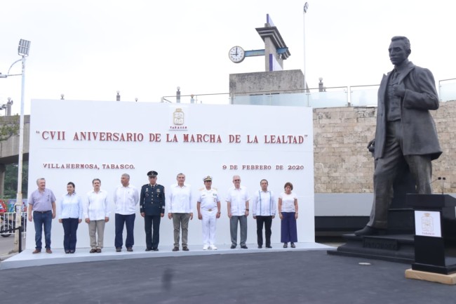 Encabeza Adán Augusto  la Marcha de la Lealtad