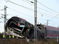Descarrilla tren de alta velocidad
