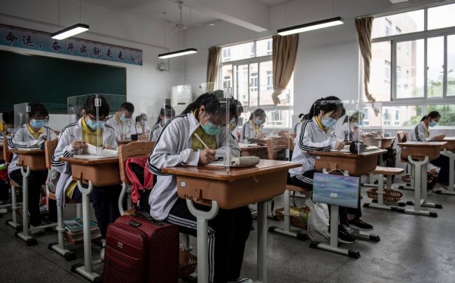 Wuhan reabre sus escuelas