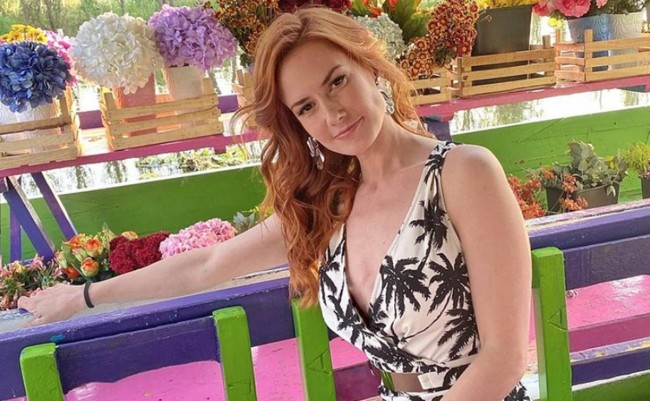 Altair Jarabo luce curvas y se viste de “La sirenita”