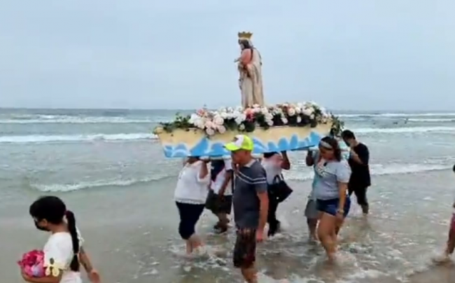 Pasean a la virgen del Carmen