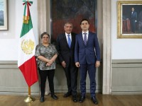 Adán Augusto López da posesión a  Antonio Martínez titular del SAT