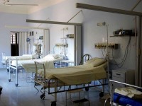Mueren dos mujeres  más por meningitis