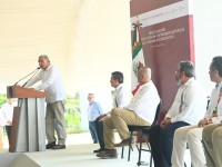 Queda atrás el rezago para el Sureste mexicano: Adán