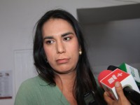 Rechazan los padres de familia cambio de identidad de sus hijos