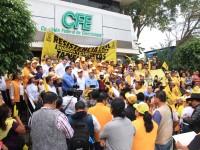 Marchan los perredistas; reafirman su batalla contra la resistencia civil