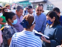 Cumple Yolanda Osuna con engravado de calles en colonia Roberto Madrazo