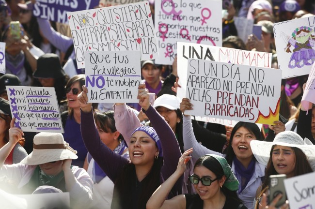 Mujeres piden justicia por feminicidios y desaparecidas