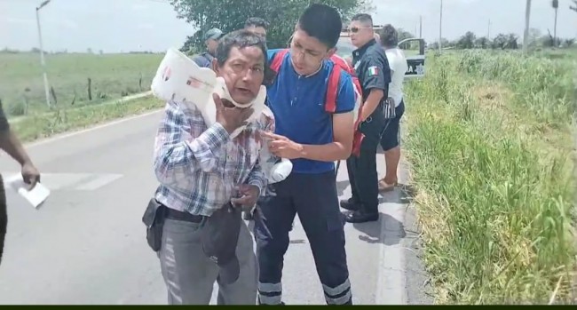 Impactan a motociclista y lo abandonan en el monte