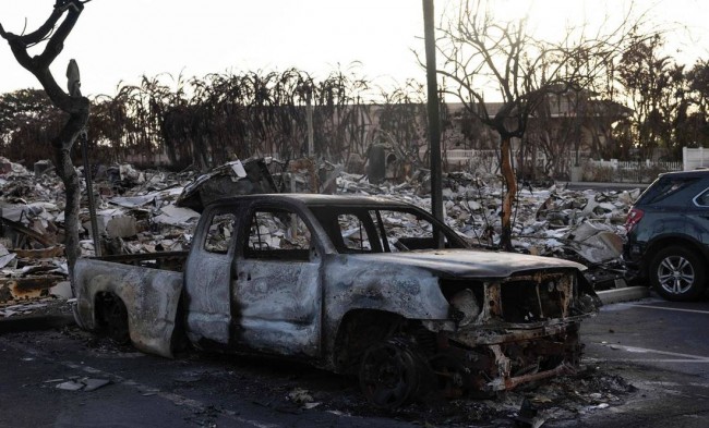 Suman 93 muertos por incendios en la isla de Maui