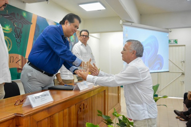 Rector de la UJAT llama a universitarios  a honrar al Alma Máter y su historia