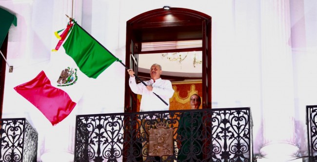 Celebran tabasqueños la Independencia