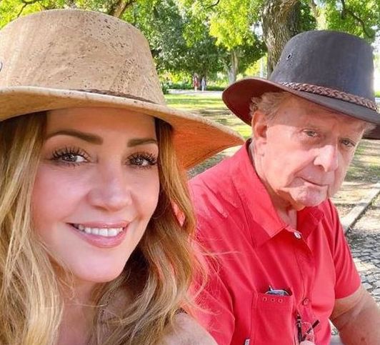 Andrea Legarreta, mi padre esta bien de salud hablé con él