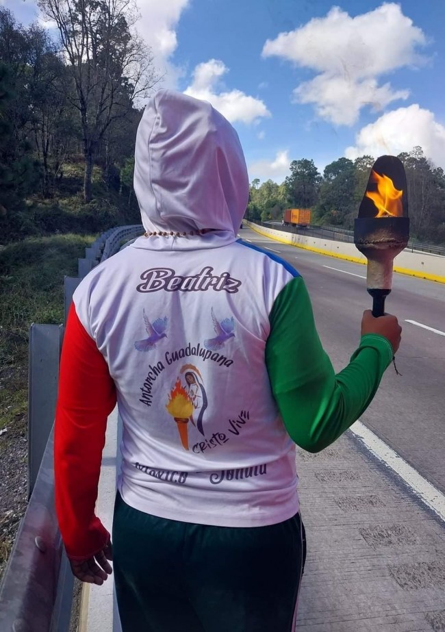 Antorchistas traen la Luz de Cristo y Fuego Guadalupano