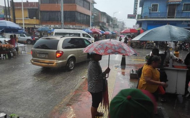 Pronostican lluvias fuertes en la entidad, por la extensión del Frente Frío 13