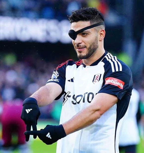Raúl Jiménez aparece y  marca gol con el Fulham