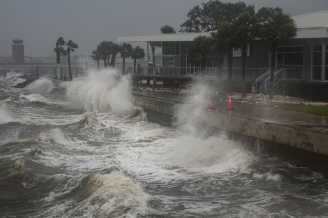 ‘Milton’ parece la tormenta del siglo”;  llega a la Florida