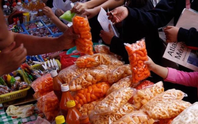 Celebran norma contra comida “chatarra”
