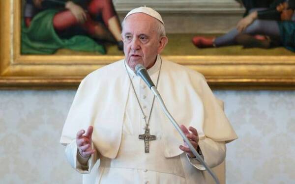 Recorta el Papa Francisco salario a cardenales; déficit de la Santa Sede fue de 83 millones de euros
