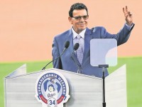 “El Toro” Valenzuela  esta grave: Dodgers