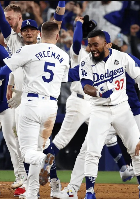 Dodgers se imponen 4-2 a Yankee  y acarician el título