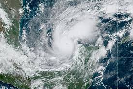 Alcanza ‘Milton’categoría 5;  va rumbo a Florida