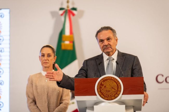 Octavio Romero participa en presentación del programa de vivienda y regularización