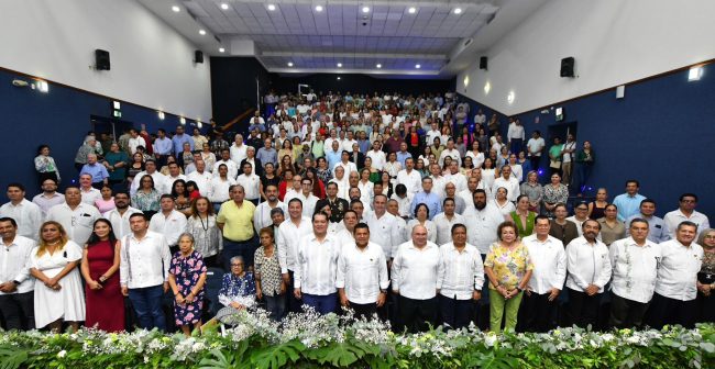 Celebra la UJAT 66 años de su fundación; asiste Javier May