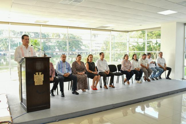 Premios del Ceneval reflejan compromiso de la UJAT con la formación de profesionales de calidad: GNO
