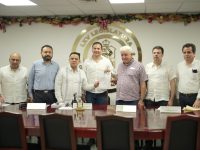 Reciben diputados iniciativa enviada por el gobernador May