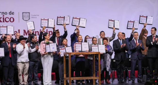 Sheinbaum llama a gobernadores y alcaldes a invertir en agua y caminos