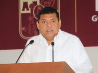 Gobierno del Pueblo combatirá el clandestinaje, afirma Javier May