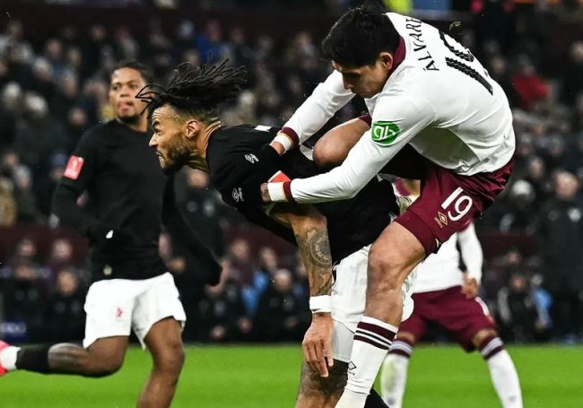 En duelo de mexicanos el West Ham 3-2 al Fulham