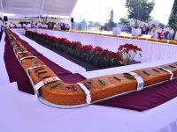 Celebra Javier May el Día de Reyes con enorme Rosca en Plaza de Armas