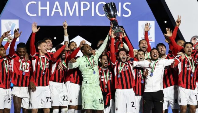 Milan conquistó la Supercopa de Italia con una remontada 