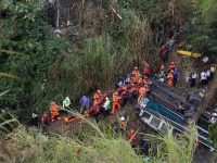 Guatemala de “luto nacional”; fallecen 51 personas en accidente de autobús